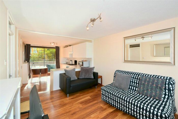 1 Bedroom Flat To Rent In Falcon Point, Hopton Street, SE1