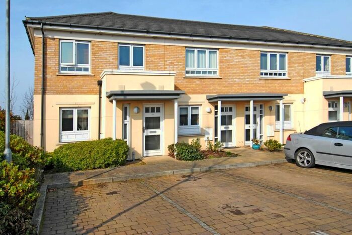 3 Bedroom End Of Terrace House To Rent In Elvedon Road, Feltham, TW13