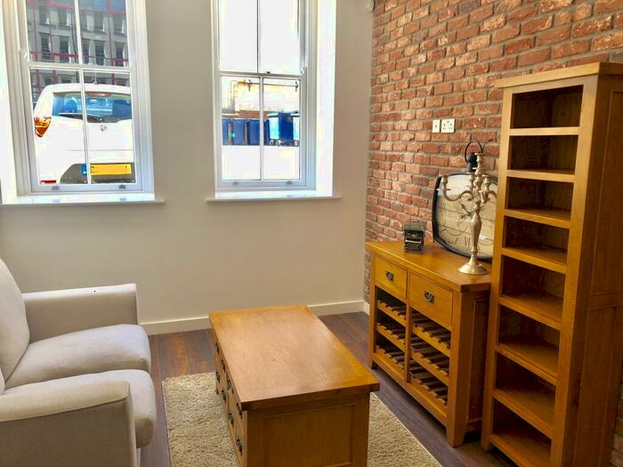 2 Bedroom Apartment To Rent In Hounds Gate Court, Nottingham, NG1