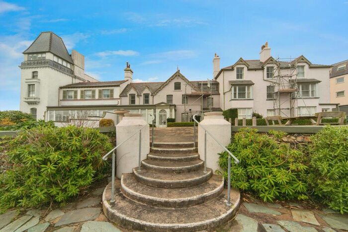 1 Bedroom Flat For Sale In Station Road, Deganwy, Conwy, LL31