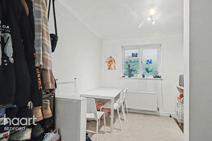 1 Bedroom Flat For Sale In Bromham Road, Bedford, MK40