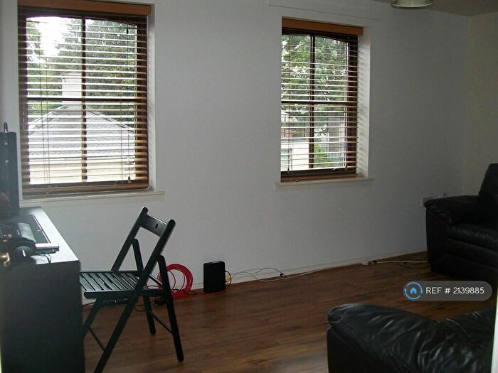 2 Bedroom Flat To Rent In Restalrig Drive, Edinburgh, EH7