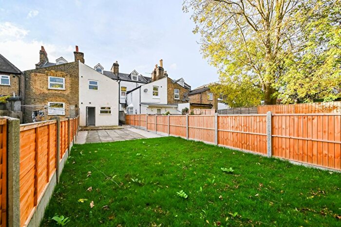 2 Bedroom Flat To Rent In Margery Park Road, Forest Gate, London, E7