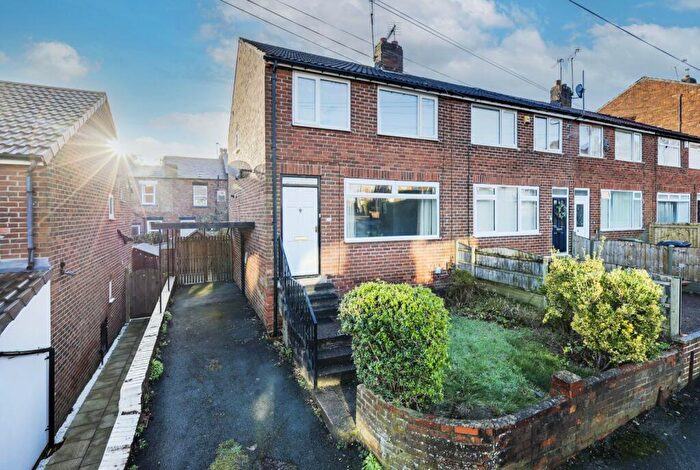 3 Bedroom End Of Terrace House For Sale In Springfield Gardens, Horsforth, Leeds, West Yorkshire, LS18
