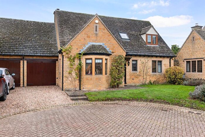 3 Bedroom Link Detached House For Sale In Wheatfield Court, Mickleton, Chipping Campden, GL55