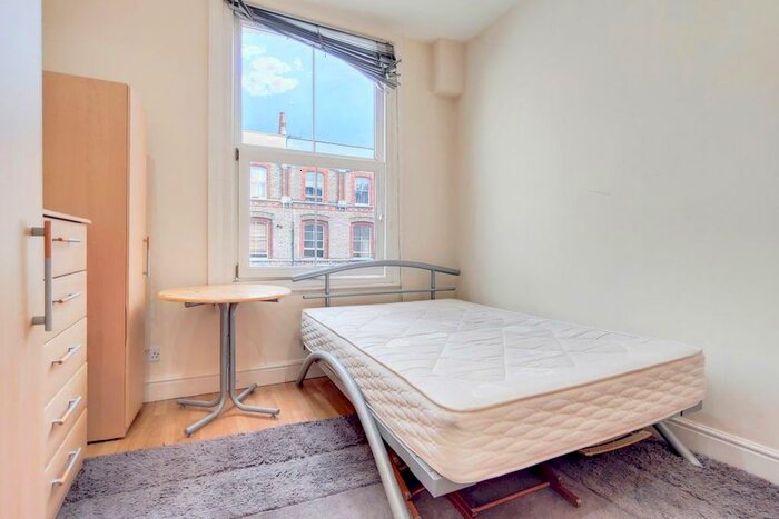 Studio To Rent In Cheniston Gardens, High Street Kensington, W8