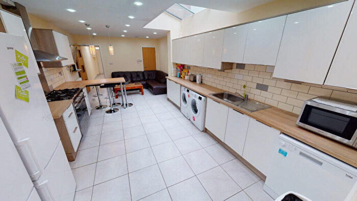 6 Bedroom House To Rent In Hubert Road, Selly Oak, Birmingham, B29