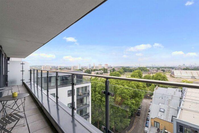 2 Bedroom Flat To Rent In Wharf Street, London, SE8