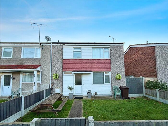 3 Bedroom Terraced House For Sale In First Avenue, Canvey Island, SS8