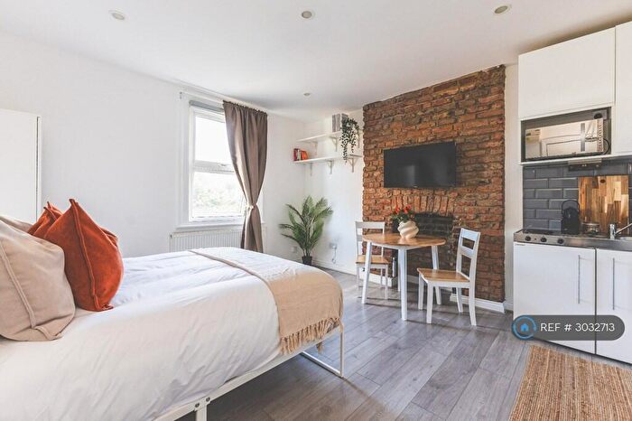 Studio To Rent In London, London, NW2
