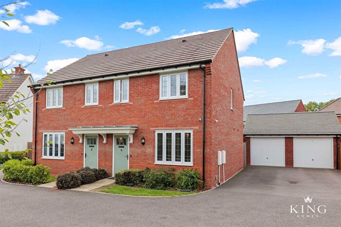 3 Bedroom Semi Detached House For Sale In Mayors Drive, Alcester, B49