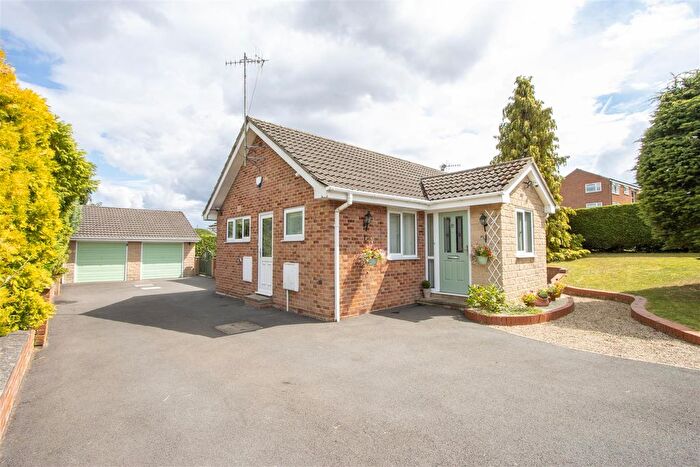3 Bedroom Detached Bungalow For Sale In Oldridge Close, Holme Hall, Chesterfield, S40