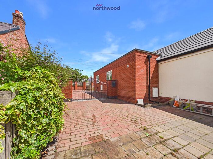 1 Bedroom Bungalow For Sale In High Street, Wrexham, LL12