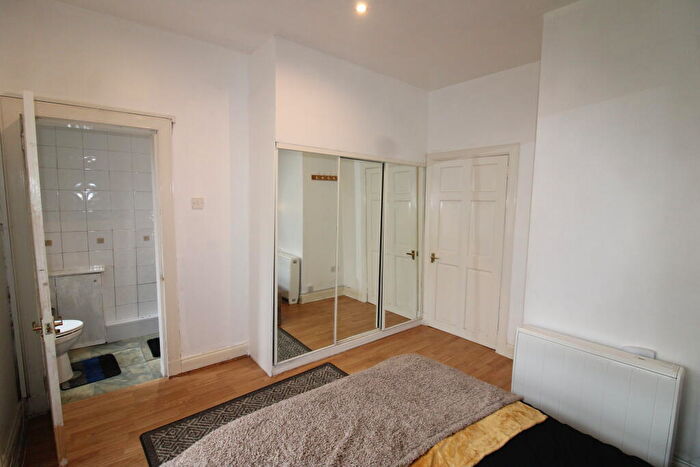 1 Bedroom Flat To Rent In Howard Street, Paisley, PA1