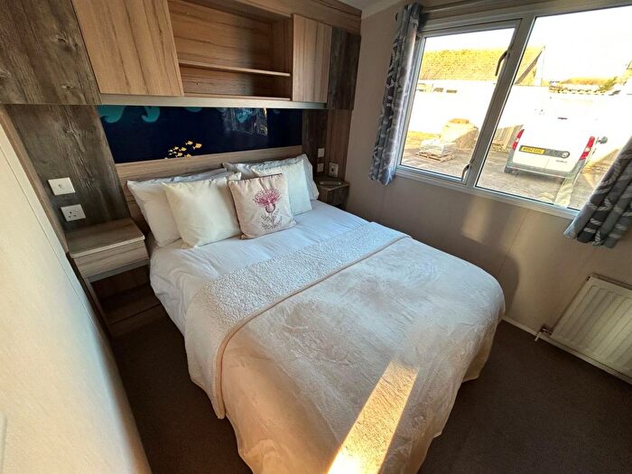 2 Bedroom Mobile/park Home For Sale In Hythe Road, Dymchurch, Romney Marsh, TN29