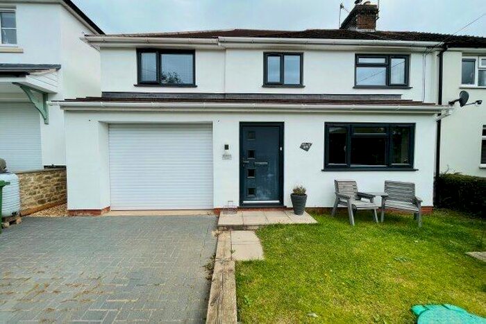 4 Bedroom Semi-Detached House To Rent In Wood Lane, Evesham, WR11