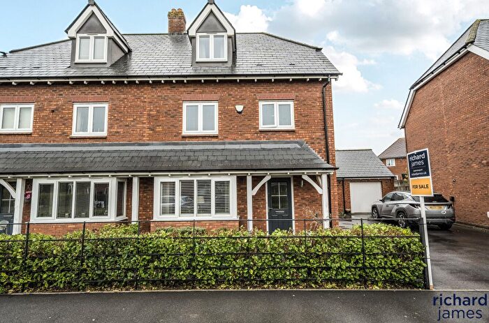 4 Bedroom Semi-Detached House For Sale In William Morris Way, Tadpole Garden Village, Swindon, SN25