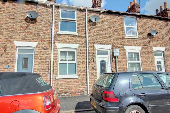 2 Bedroom House To Rent In Pasture TerraceBeverleyEast Yorkshire, HU17