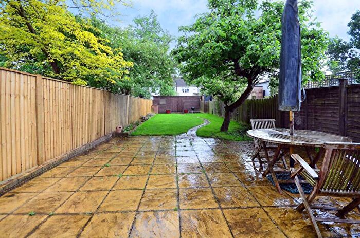 2 Bedroom Flat To Rent In Adela Avenue, Motspur Park, New Malden, KT3