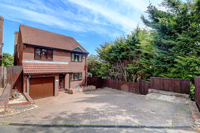 4 Bedroom Detached House For Sale In The Chimes, High Wycombe, Buckinghamshire, HP12