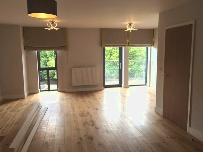 2 Bedroom Flat To Rent In Redcliffe Street, Bristol, BS1