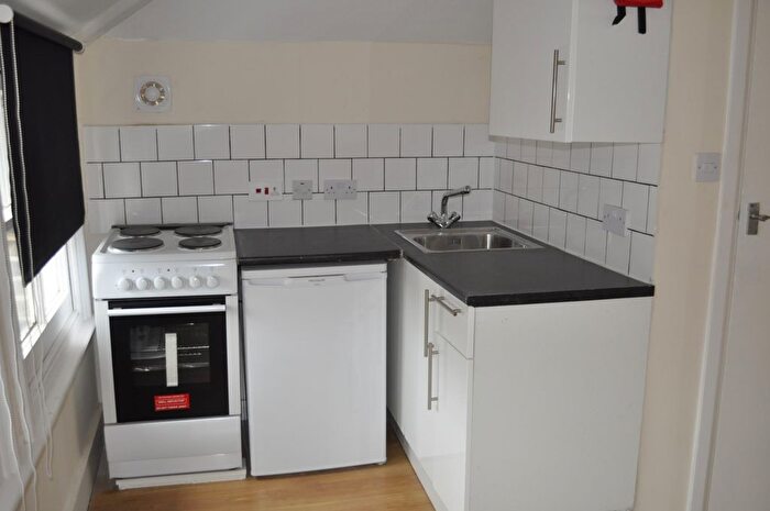 1 Bedroom Flat To Rent In Wolverton Gardens, London, W6