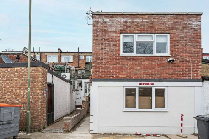 Studio To Rent In Finchley Road, Temple Fortune, London, NW11