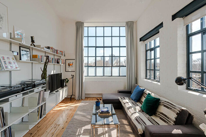 1 Bedroom Apartment For Sale In Asylum Road, London, SE15