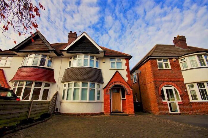 3 Bedroom Property To Rent In Lulworth Road, Hall Green, Birmingham B28