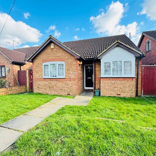 4 Bedroom Detached House To Rent In Victoria Close, Hayes, UB3