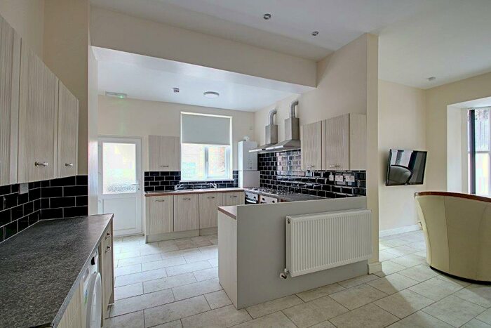 10 Bedroom Property To Rent In &# Pppw, Elm Avenue, NG3