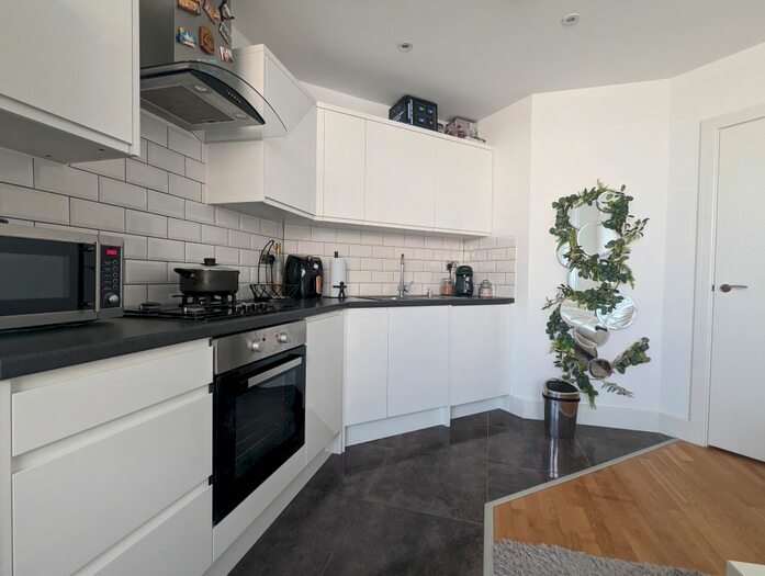 1 Bedroom Flat To Rent In London Road, Bracknell, RG12