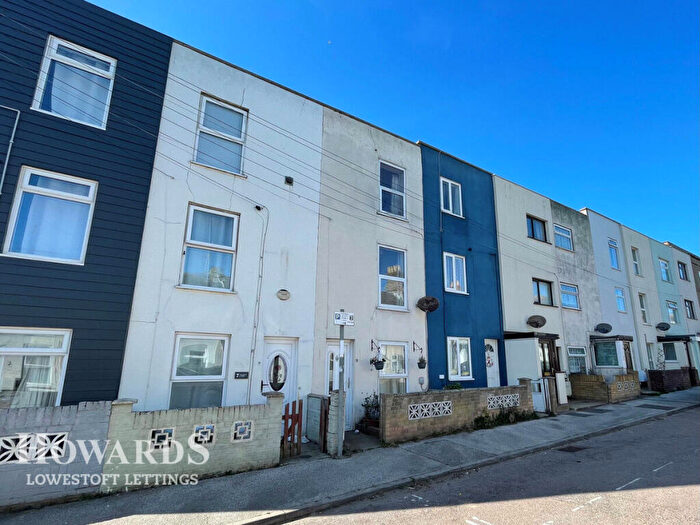 3 Bedroom Terraced House To Rent In Haward Street, Lowestoft, NR32