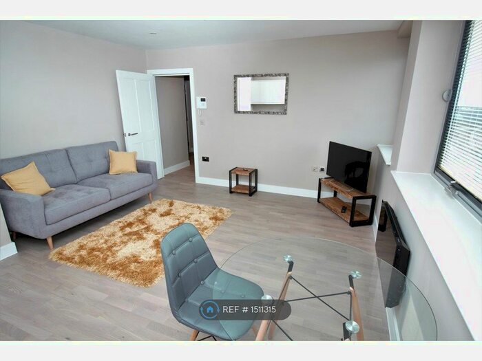 1 Bedroom Flat To Rent In Chartwell Plaza, Southend-On-Sea, SS1