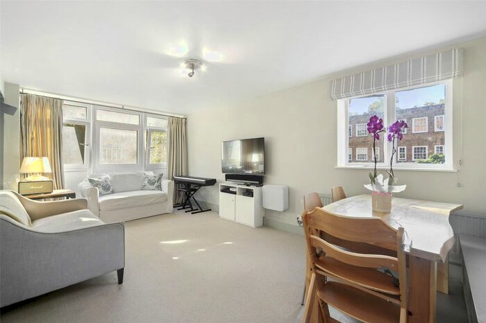 3 Bedroom Flat To Rent In Ladbroke Road, Holland Park, W11