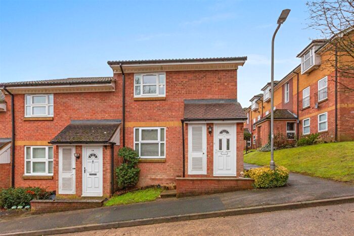 1 Bedroom Maisonette For Sale In Walk Of Station, High Wycombe, HP13