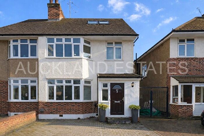 5 Bedroom Semi Detached House For Sale In Dugdale Hill Lane, Potters Bar, EN6