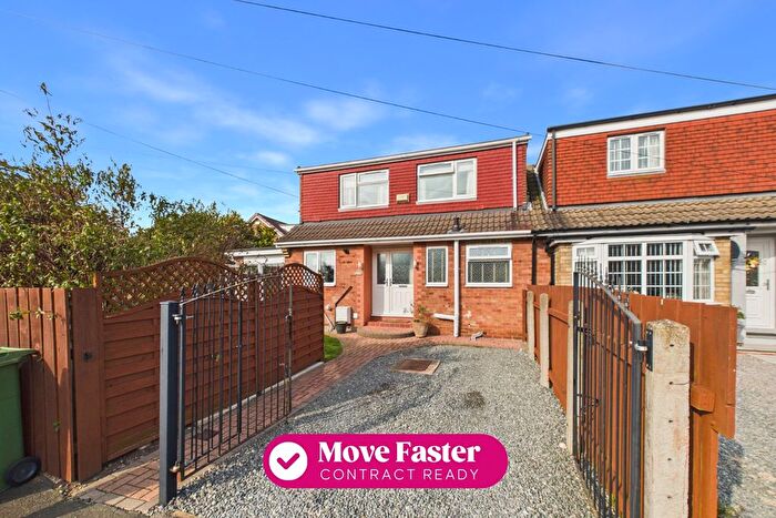 2 Bedroom End Of Terrace House For Sale In Galfrid Road, Bilton, Hull, HU11