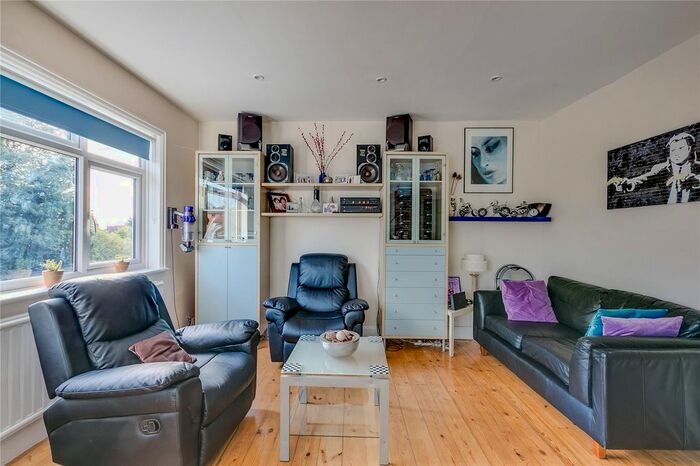 3 Bedroom Flat For Sale In Eastbourne Avenue, Acton, W3