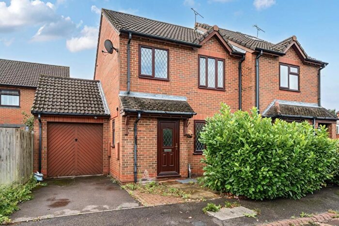 3 Bedroom Semi-Detached House To Rent In Lott Meadow, Aylesbury, HP21