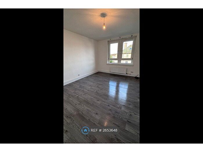 3 Bedroom Flat To Rent In Loch Road, Chapelhall, Airdrie, ML6