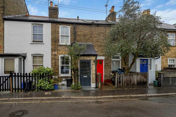 2 Bedroom Property To Rent In Holly Road, Twickenham, TW1