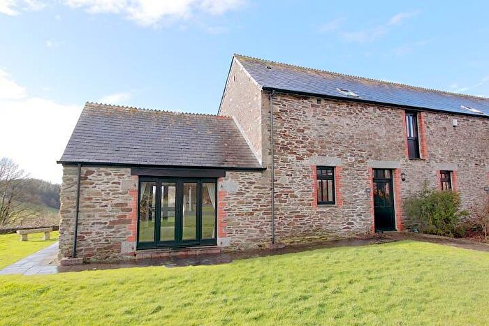 3 Bedroom Barn Conversion To Rent In Duloe, Liskeard, PL14
