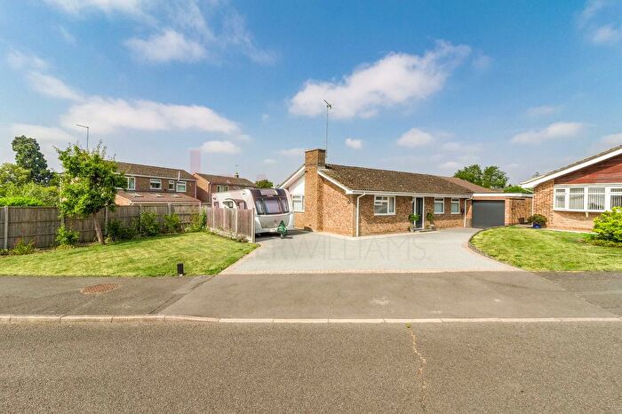 3 Bedroom Bungalow For Sale In Lyne Walk, Hackleton, Northampton, Northamptonshire, NN7