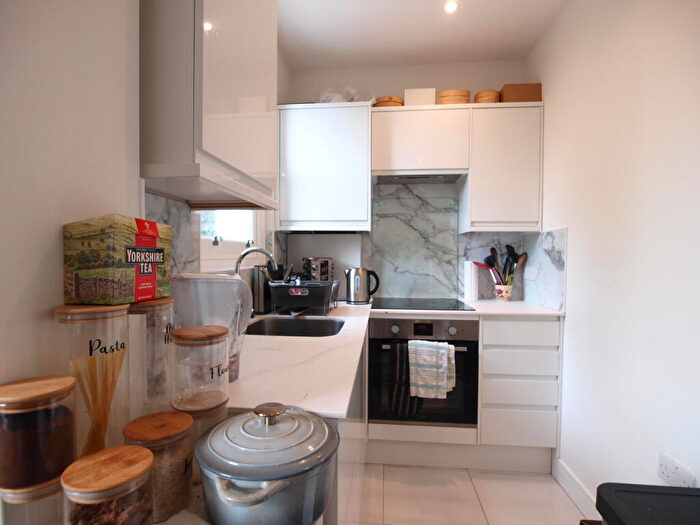1 Bedroom Flat To Rent In Hillmarton Road, Islington, N7