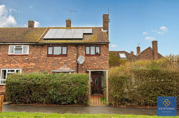 3 Bedroom End Terrace House For Sale In Melksham Close, Romford, RM3