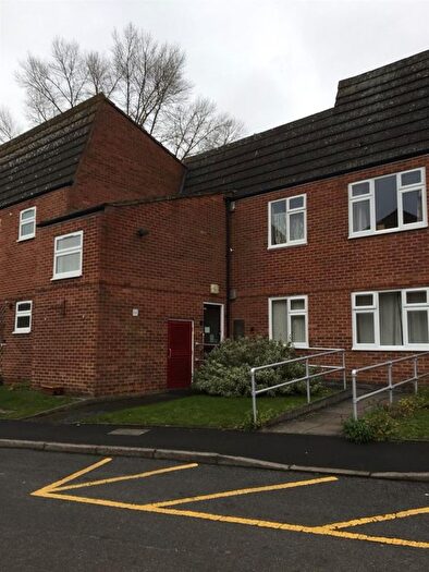 1 Bedroom Flat To Rent In Grange Close, Emscote, Warwick, CV34