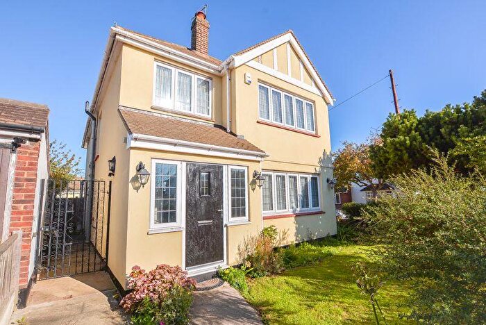 4 Bedroom Detached House For Sale In Glynde Way, Southend-On-Sea, SS2