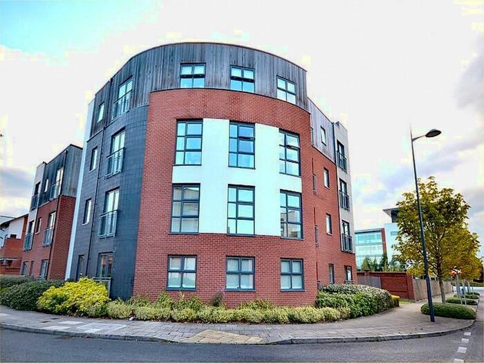 2 Bedroom Flat To Rent In Clearwater Drive, West Didsbury, Didsbury, Manchester M20