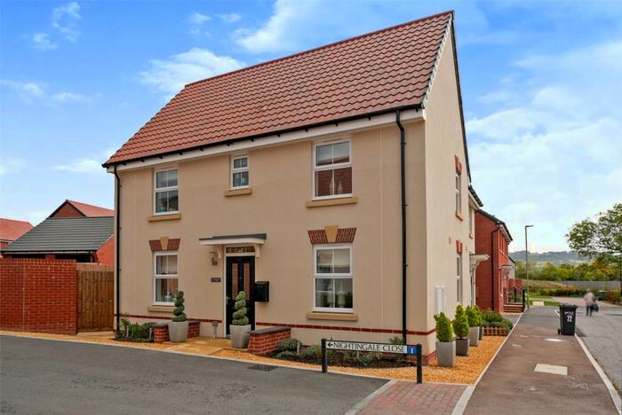 3 Bedroom Semi-Detached House For Sale In Nightingale Close, Hardwicke, Gloucester, Gloucestershire, GL2